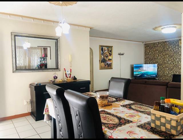 2 BEDROOM TOWNHOUSE FOR SALE IN UVONGO